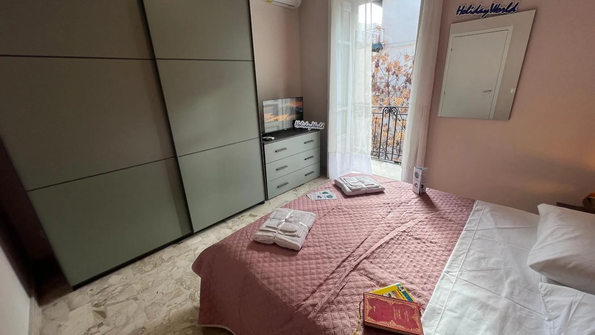Apartamento La Casa Del Marchingegno By Holiday World Palermo